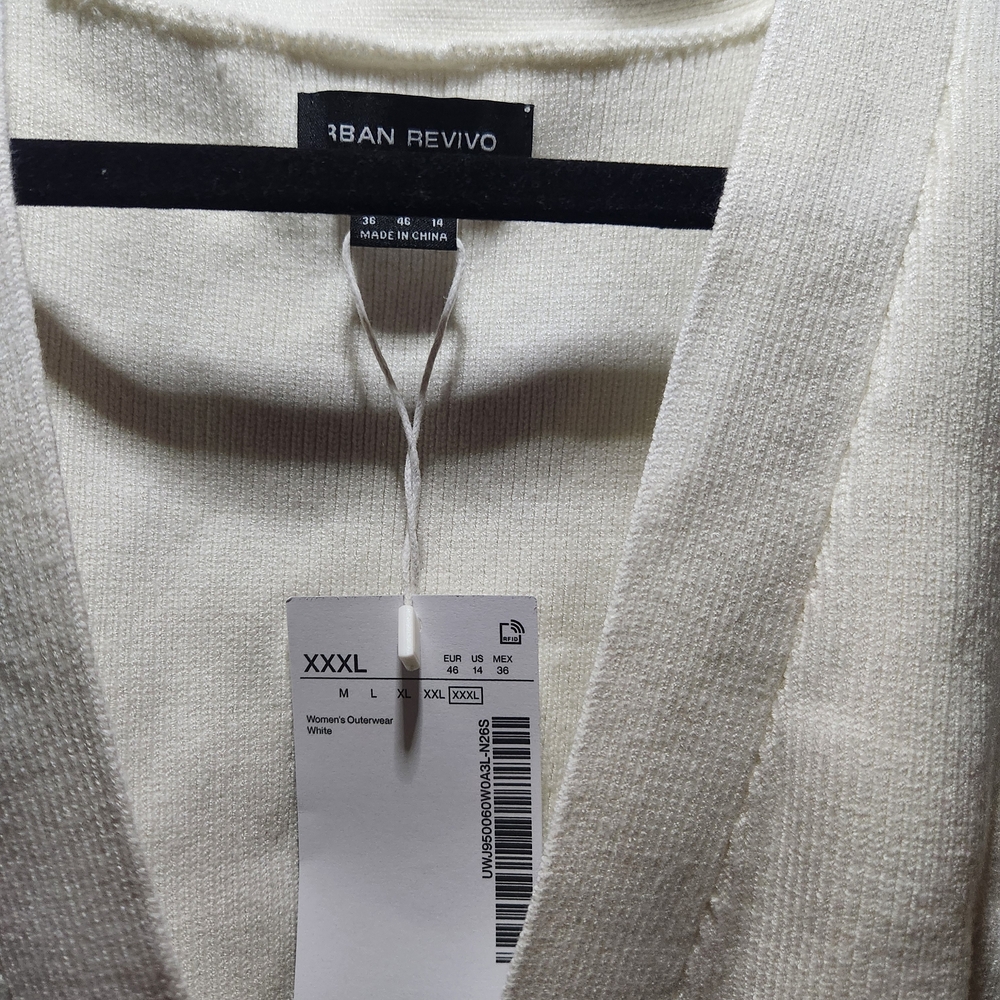 Chic White V-Neck Blouse with Gold Accent - Picture 3 of 3